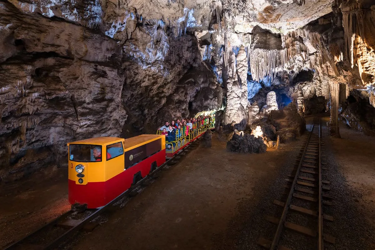 Gruppenbesuch in der Höhle von Postojna von Koper aus